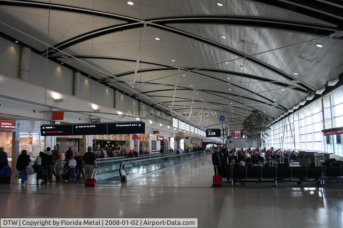 Detroit Metropolitan Wayne County Airport (DTW) - McNamara Terminal - Concourse A