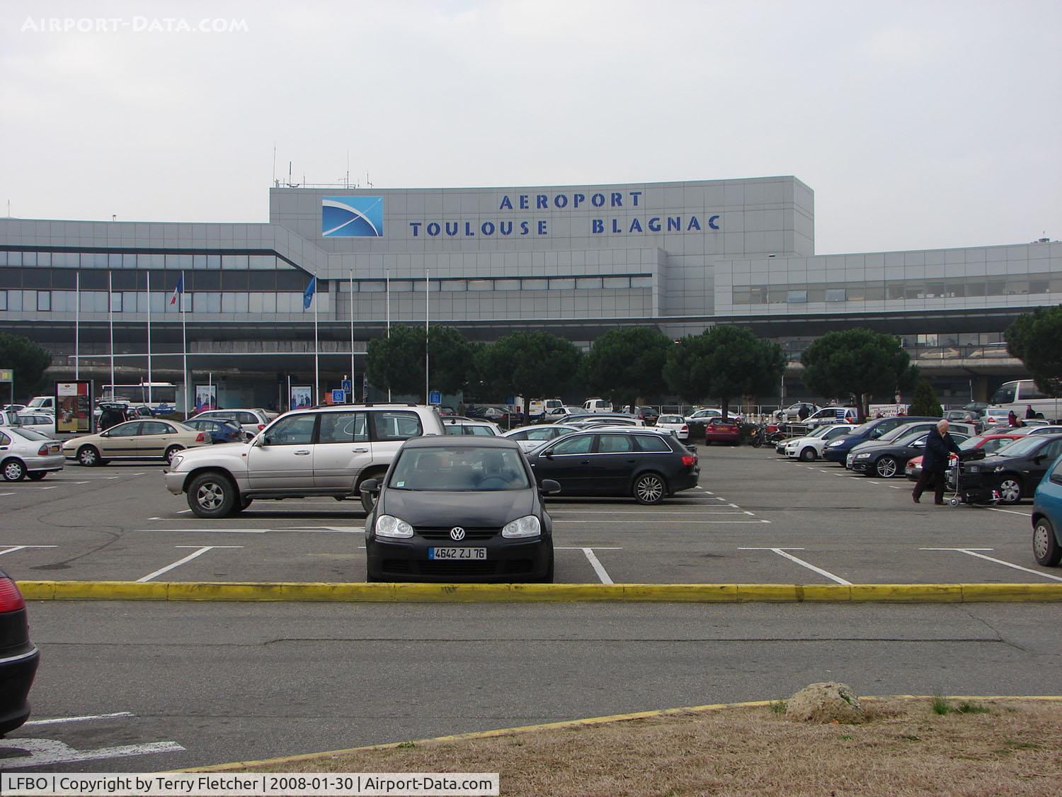 Toulouse Airport, Blagnac Airport France (LFBO) - The two levels of the Toulouse Blagnac Airport front