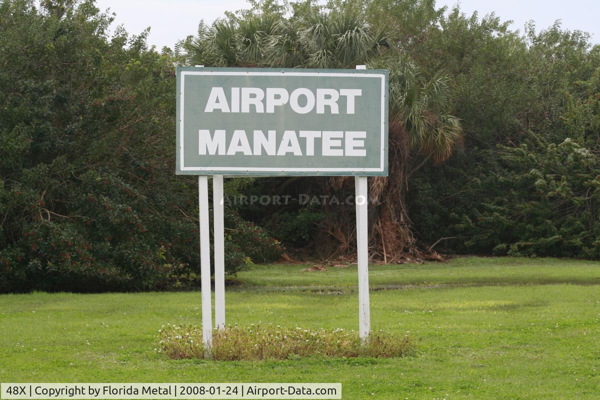 Airport Manatee Airport (48X) - Didn't know manatees could fly