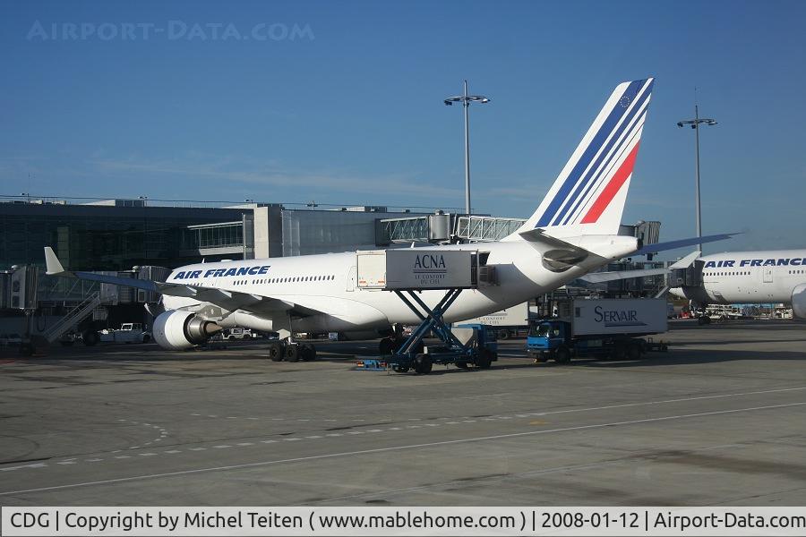 Paris Charles de Gaulle Airport (Roissy Airport), Paris France (CDG) - 777 from Air France at the terminal 2E