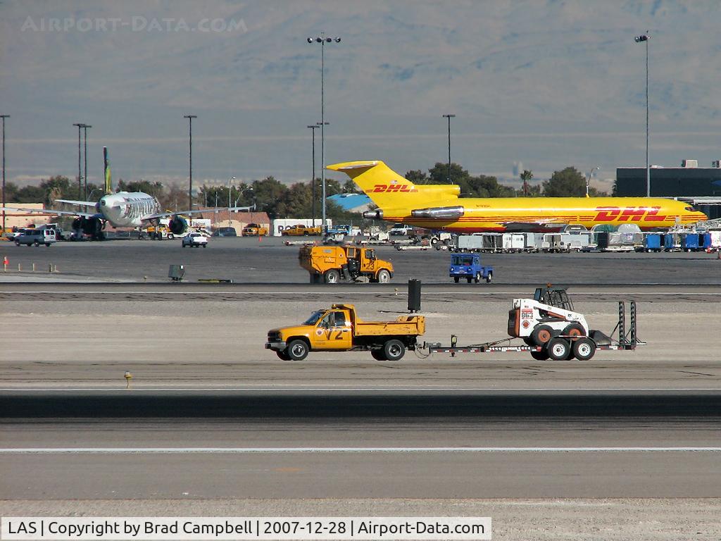 Harry Reid International Airport (LAS) - Construction on RWY 25