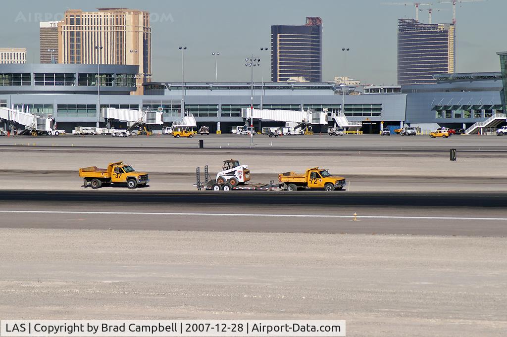 Harry Reid International Airport (LAS) - Construction on RWY 25