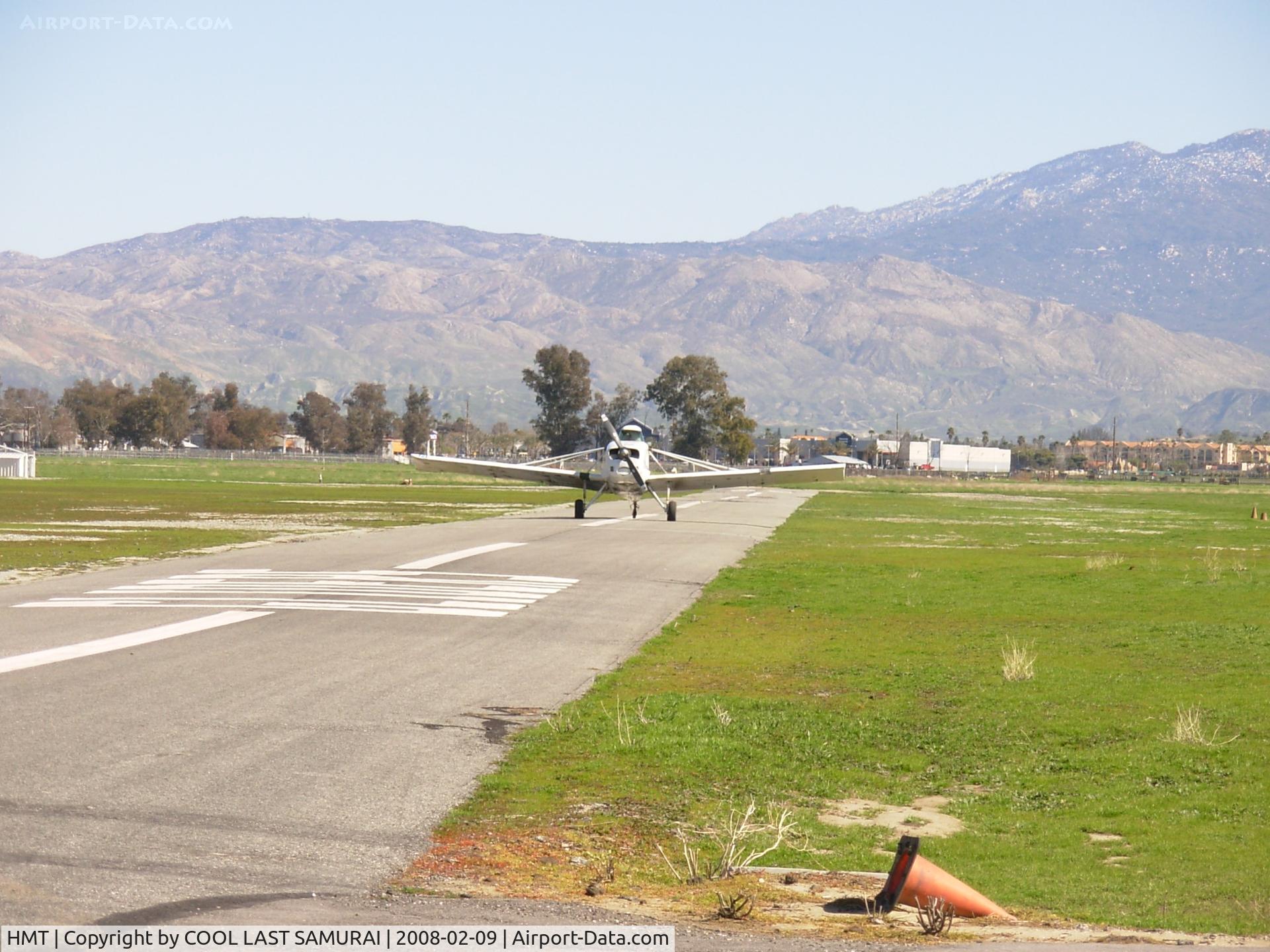 Hemet-ryan Airport (HMT) - Rwy 4/22
