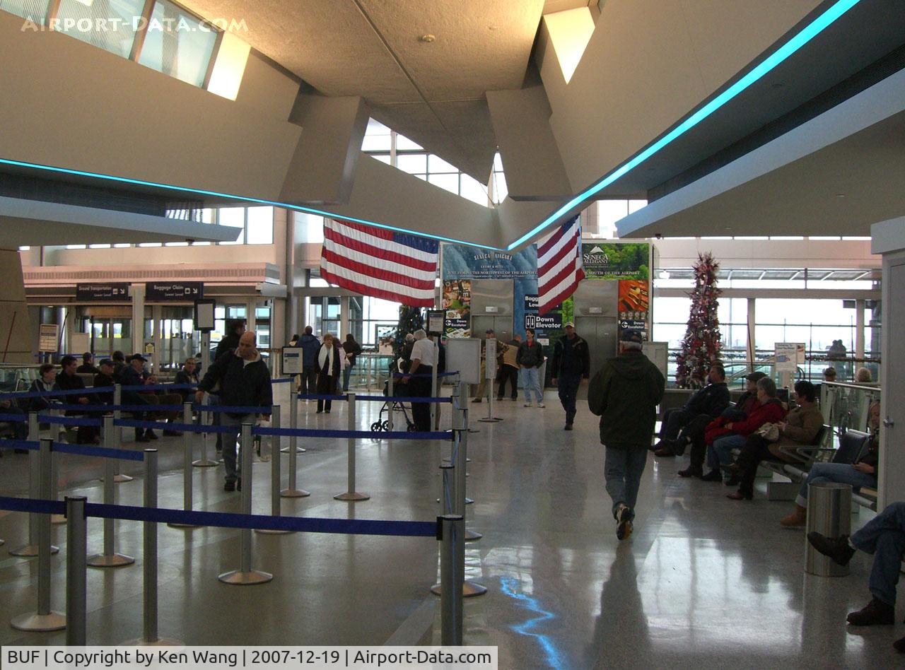 Buffalo Niagara International Airport (BUF) - Hallway before security check at Buffalo Airport