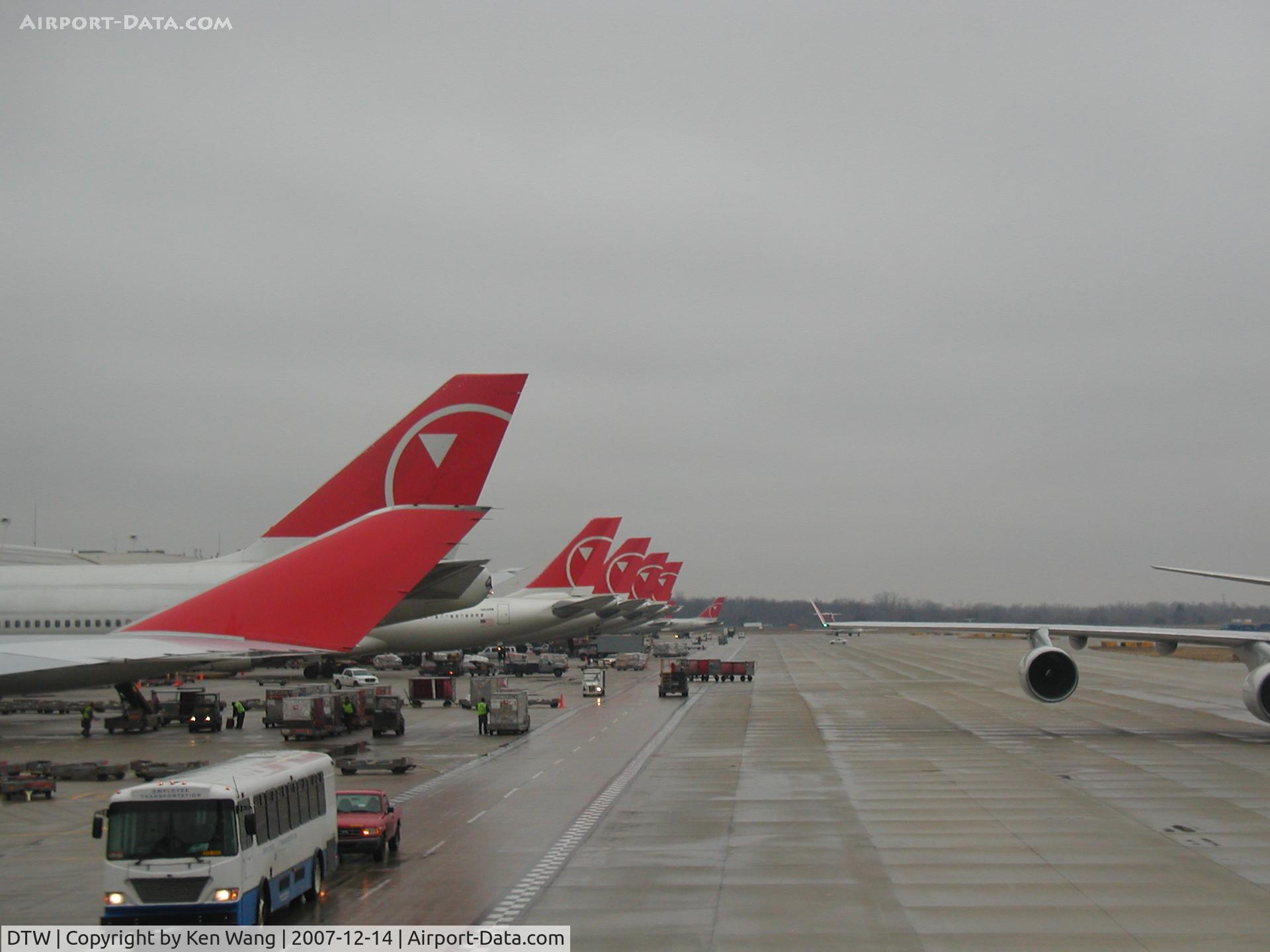 Detroit Metropolitan Wayne County Airport (DTW) - DTW is dominated by Northwest Airlines