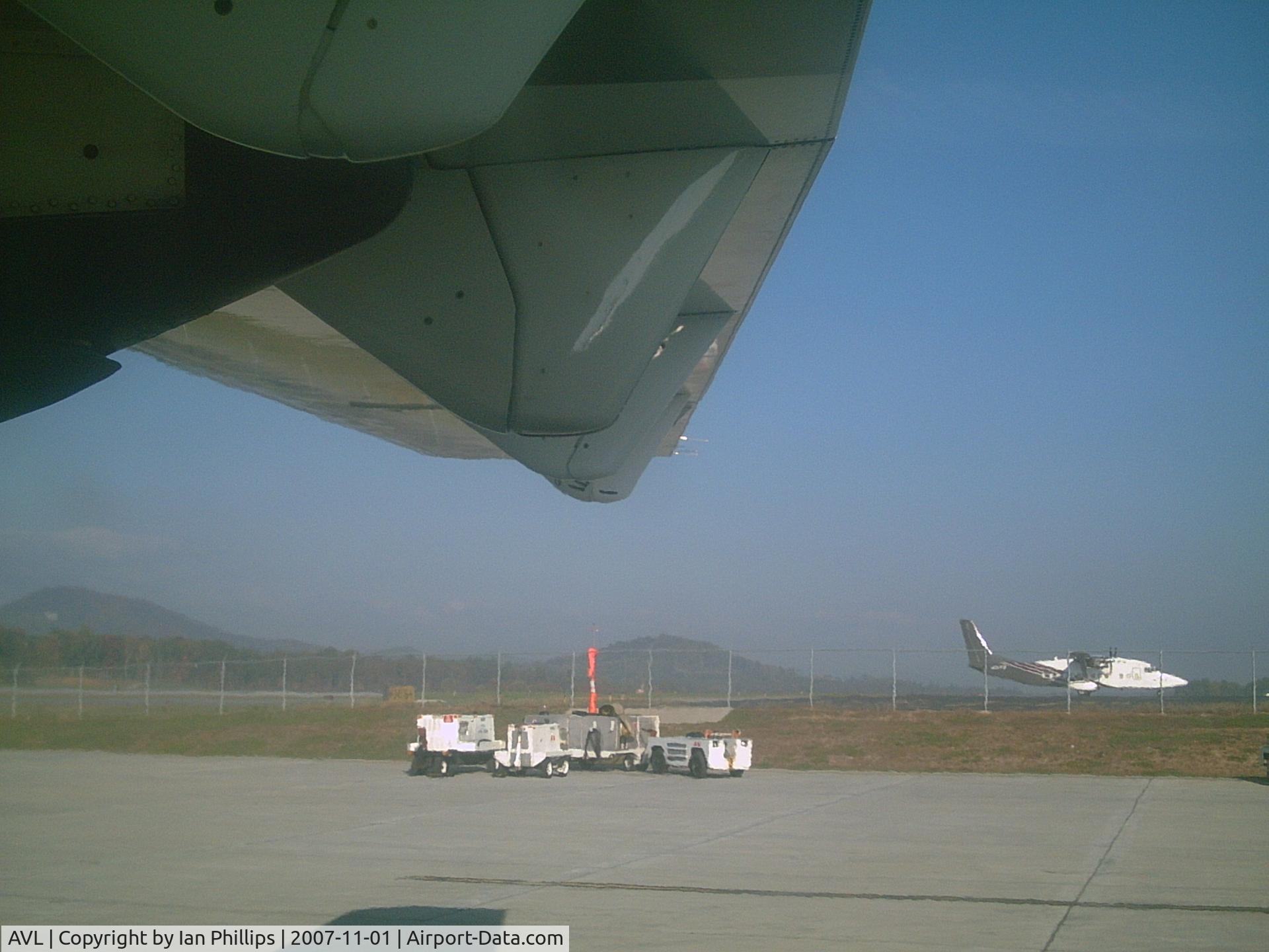 Asheville Regional Airport (AVL) - Picture from the cabin of an ATR-72