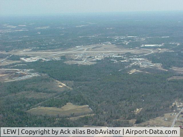 Auburn/lewiston Municipal Airport (LEW) - Taking pictures for maineaviator.com  in landing  pattern