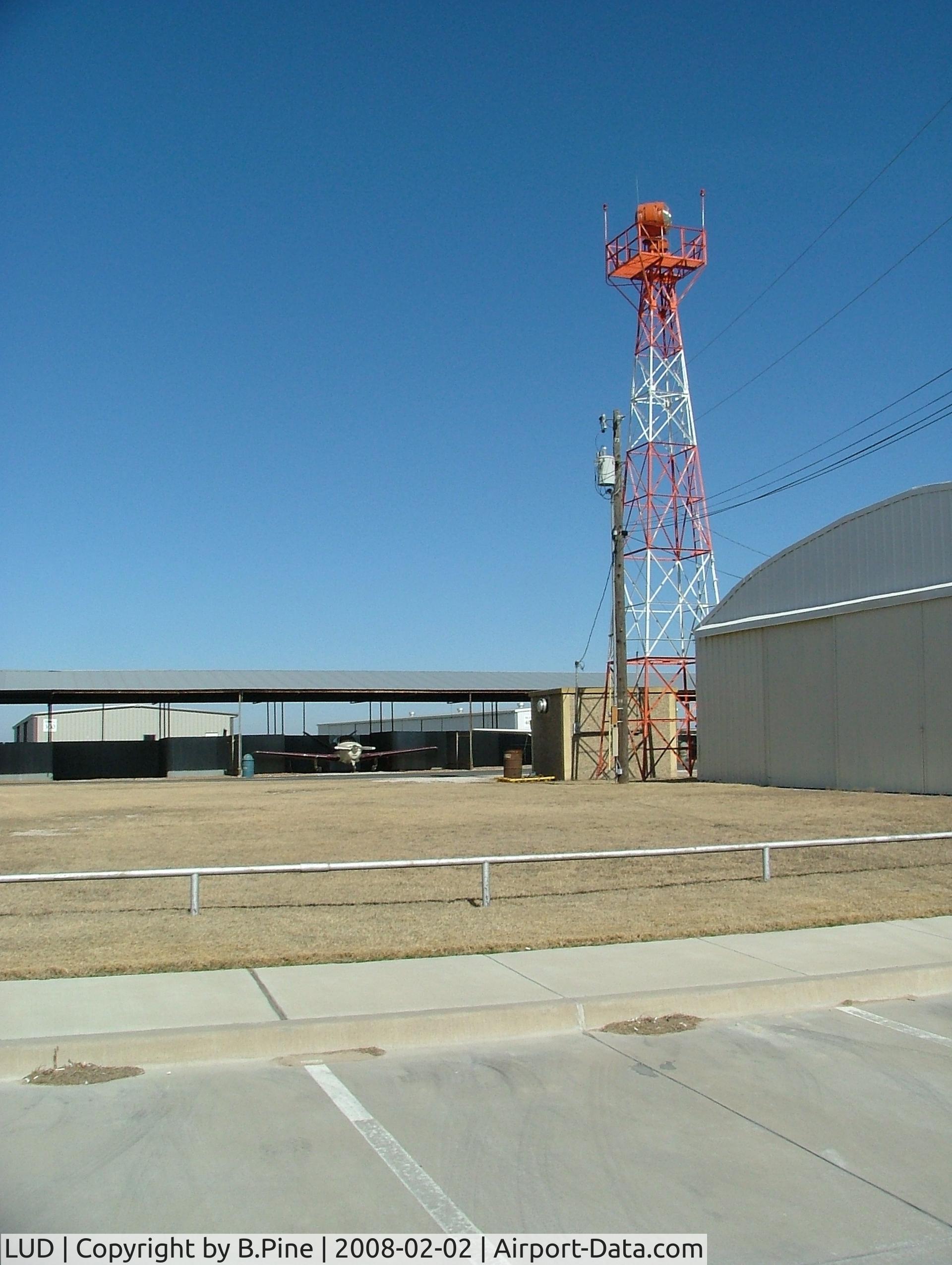 Decatur Municipal Airport (LUD) - Beacon