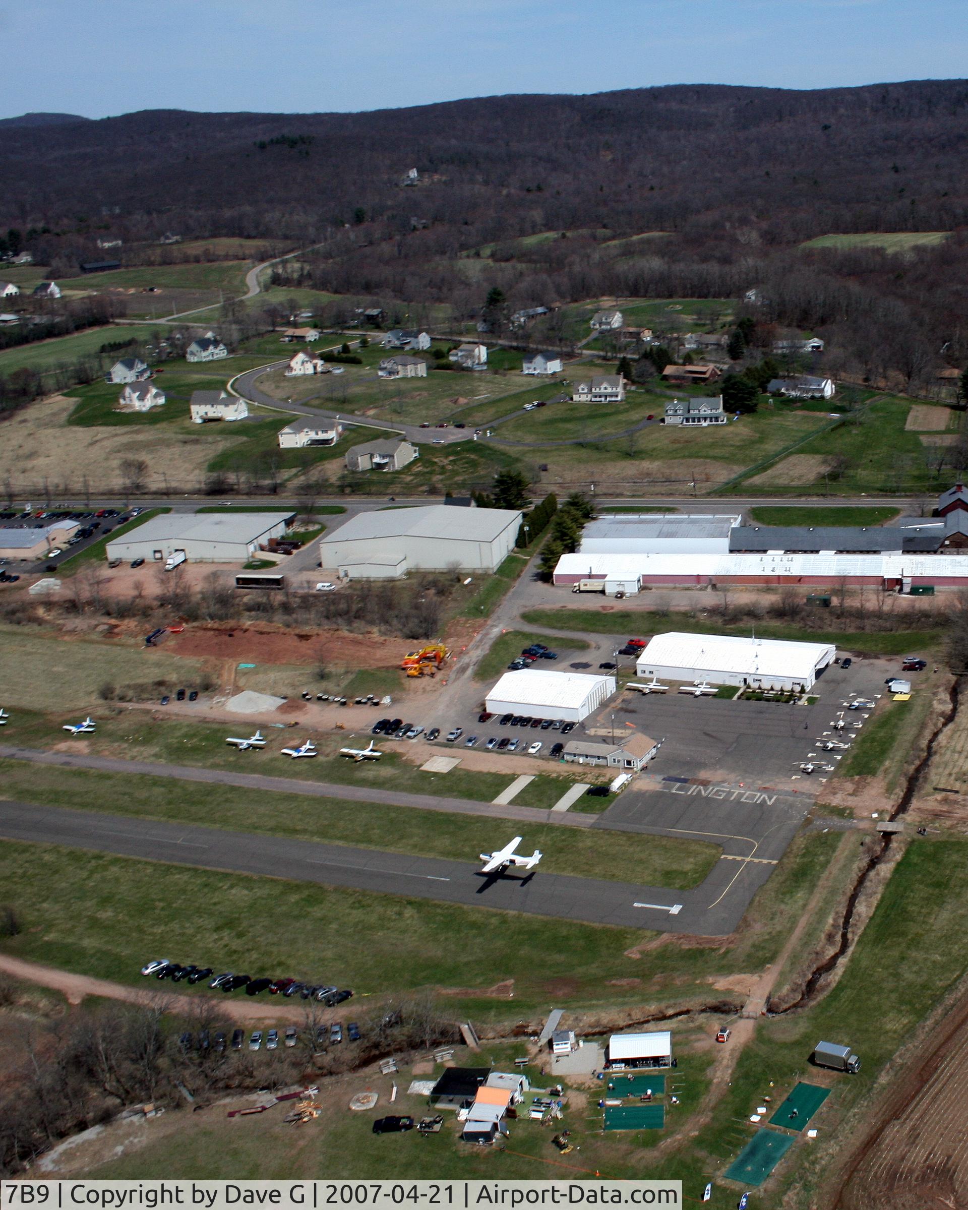 Ellington Airport (7B9) - Caravan landing at Ellington