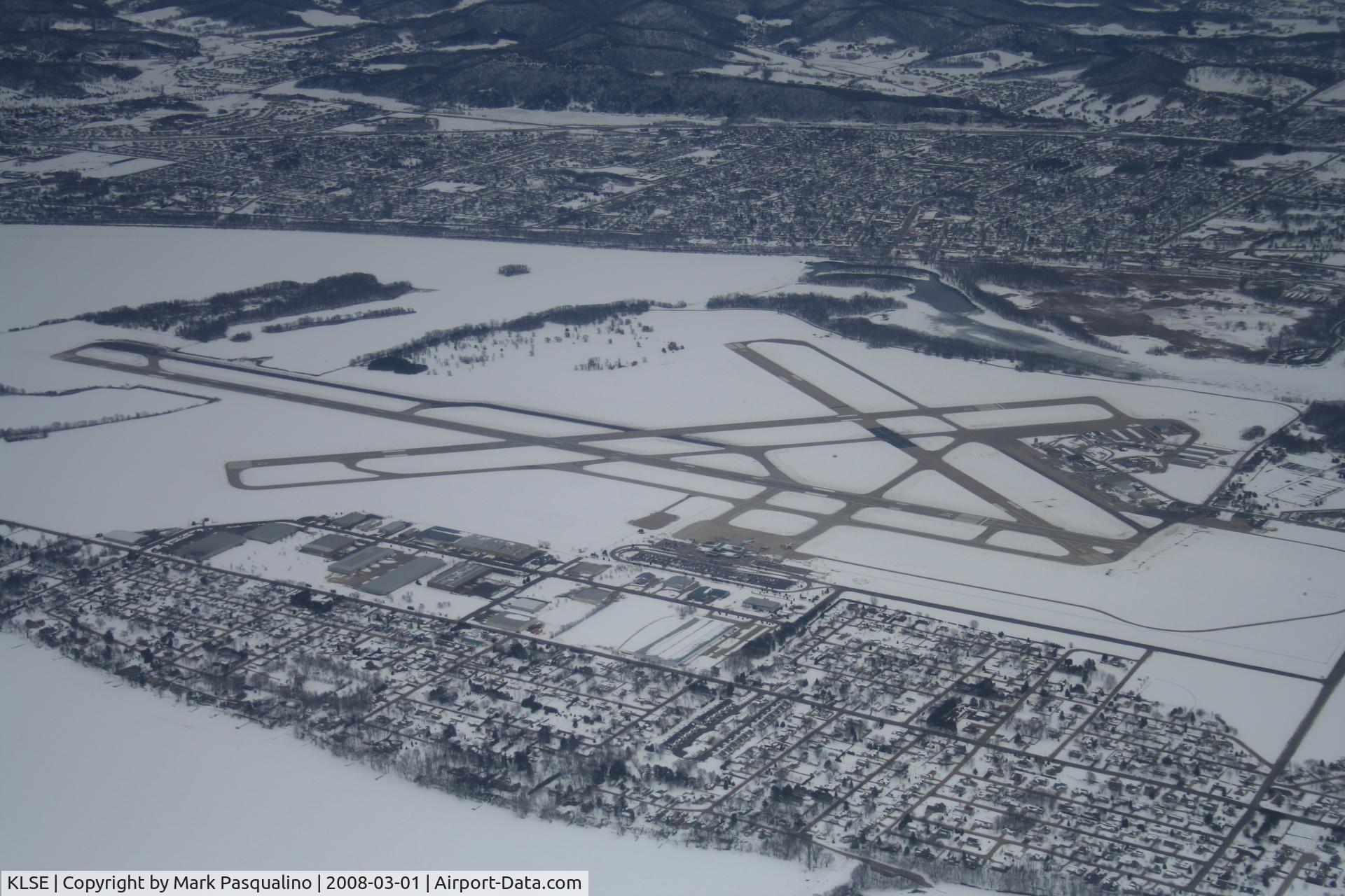 La Crosse Municipal Airport (LSE) - La Crosse, WI