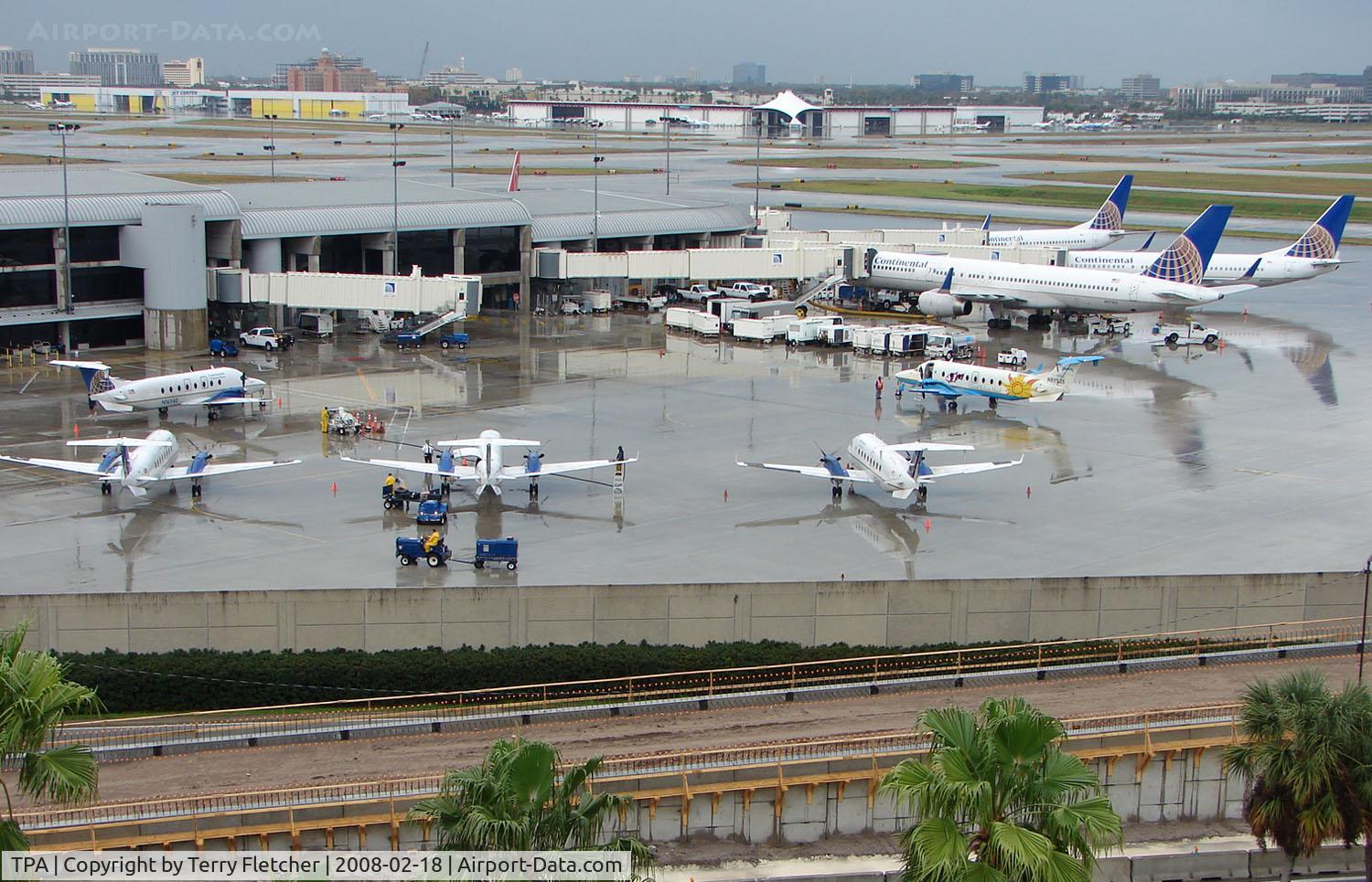 Tampa International Airport (TPA) - A view of the Terminal at Tampa where the Continental Airlines primary aircraft meet up with their Continental Express feeder aircraft