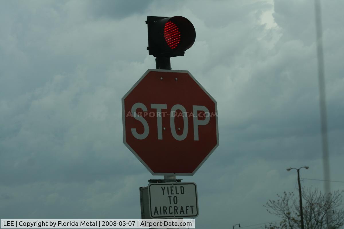 Leesburg International Airport (LEE) - Stop for aircraft