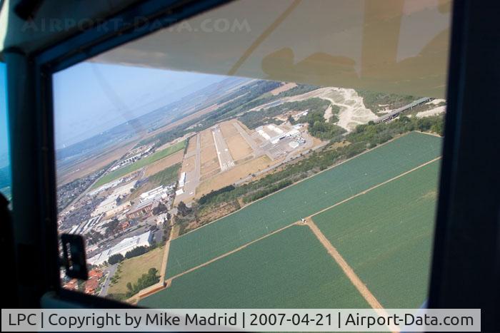 Lompoc Airport (LPC) - Turning right base to final runway 25 Lompoc