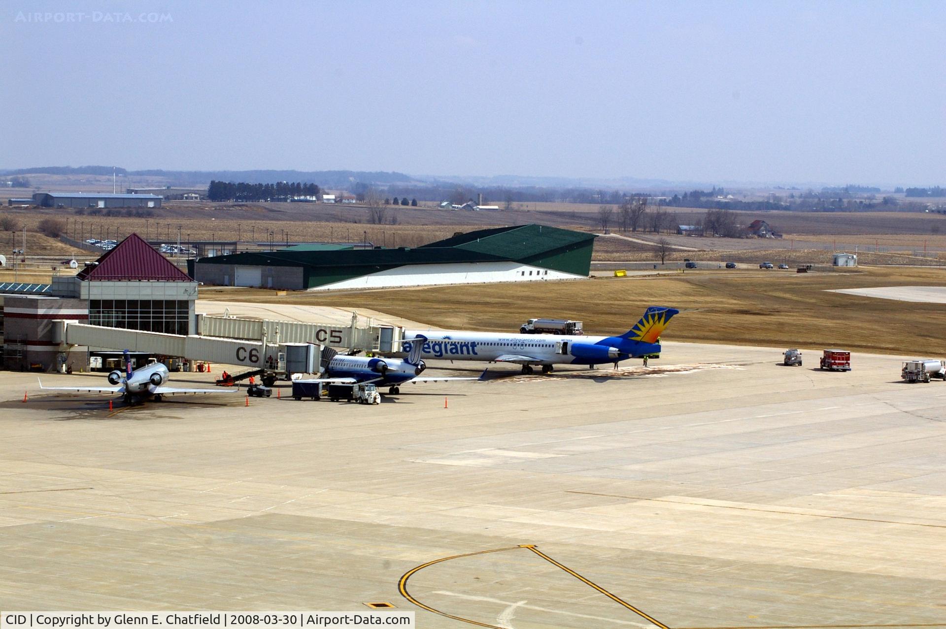 The Eastern Iowa Airport (CID) - Cleaning a fuel spill from N876GA