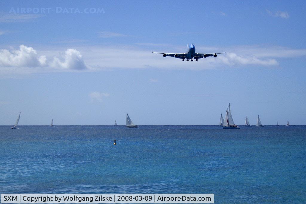 Princess Juliana International Airport, Philipsburg, Sint Maarten Netherlands Antilles (SXM) - Approach over boats