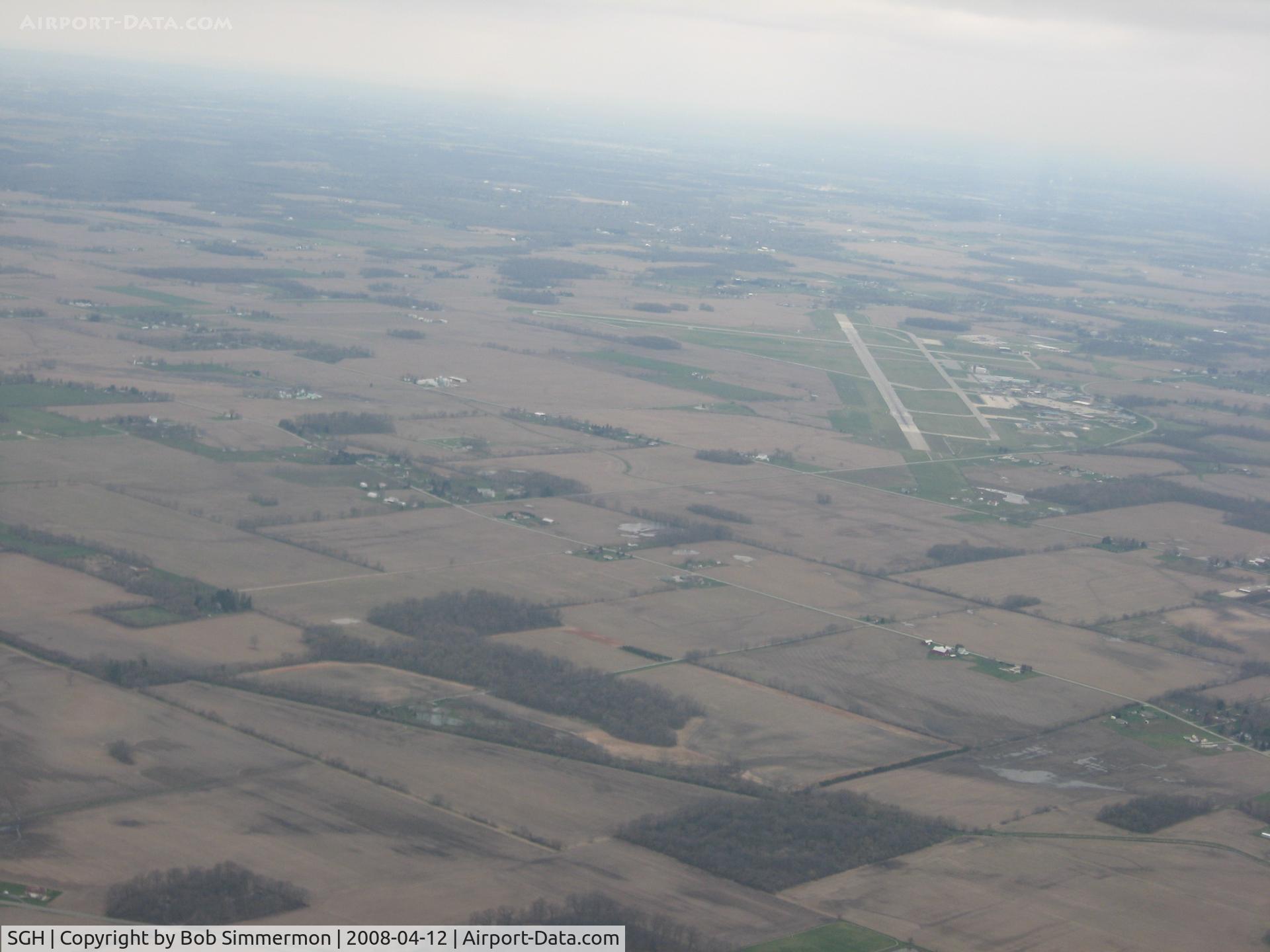 Springfield-beckley Municipal Airport (SGH) - Looking up runway 24