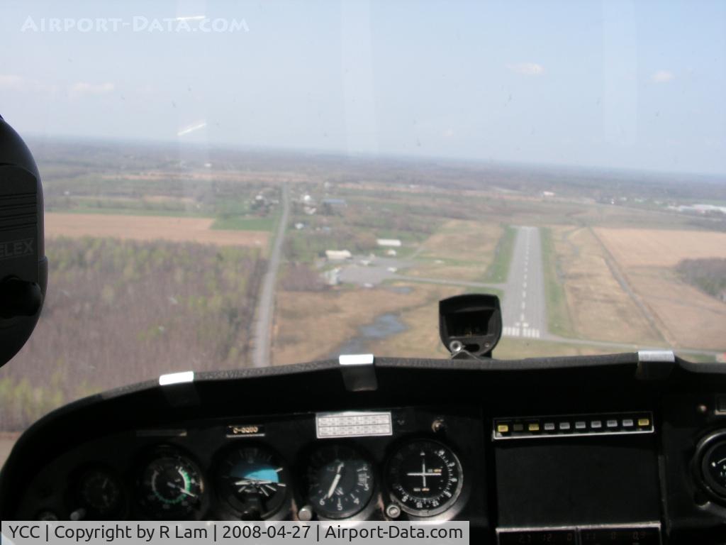 Cornwall Regional Airport, Cornwall, Ontario Canada (YCC) - C-GQUO on final for runway 28 at Cornwall