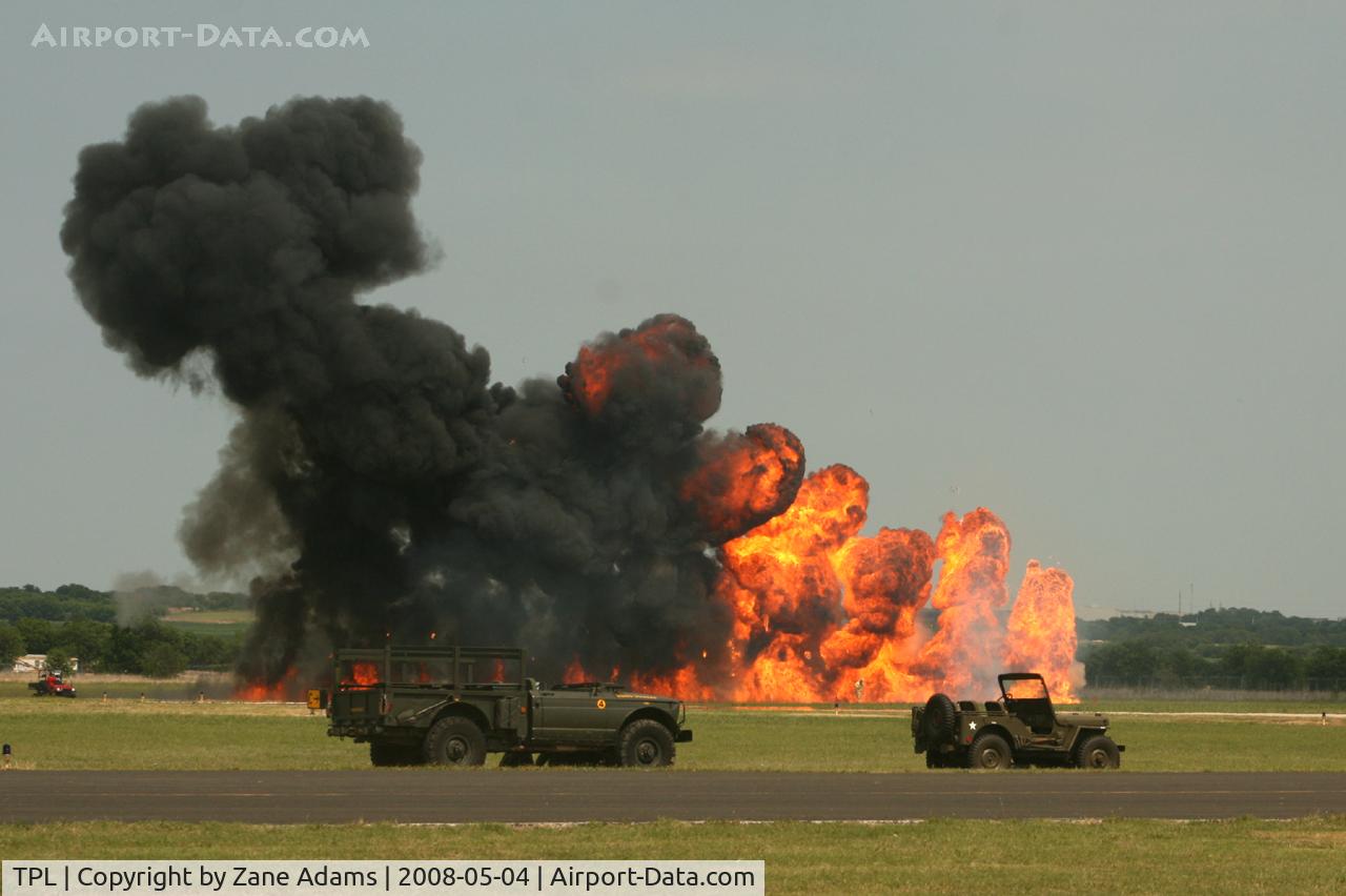 Draughon-miller Central Texas Regional Airport (TPL) - At Central Texas Airshow - Blastards at work!