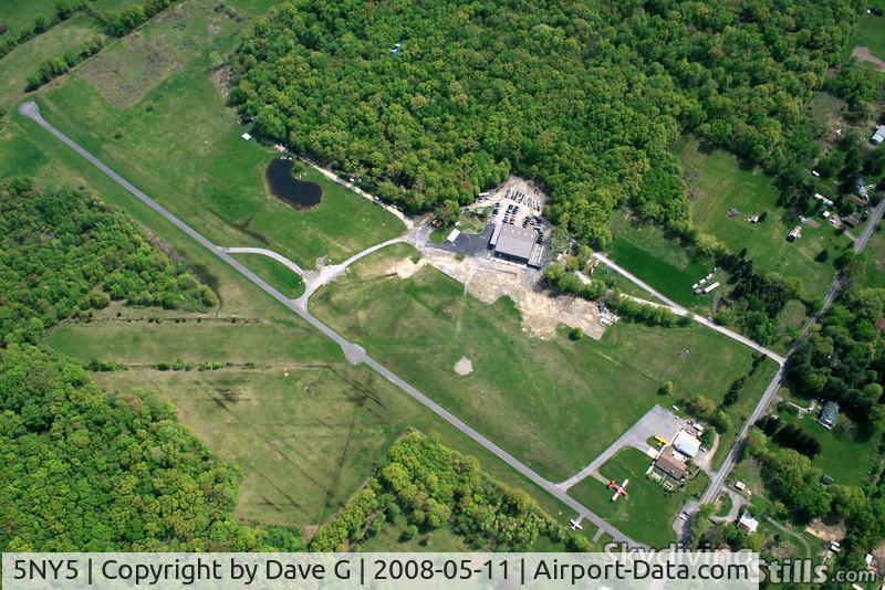 Gardiner Airport (5NY5) - Aerial photo of Skydive The Ranch, Gardiner, NY.