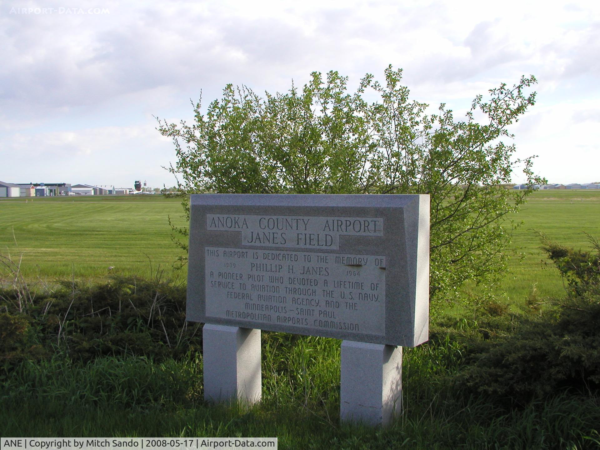 Anoka County-blaine Arpt(janes Field) Airport (ANE) - Anoka County Airport in Blaine, MN.