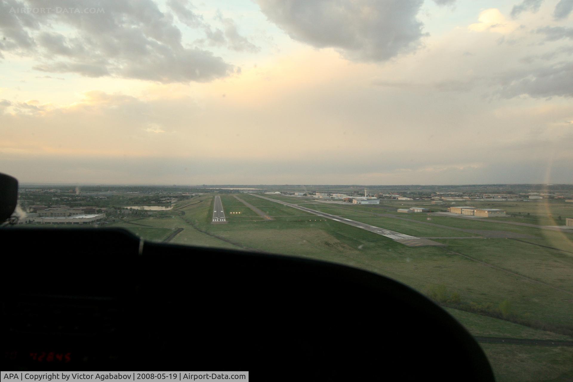 Centennial Airport (APA) - Approach to runway 35 left