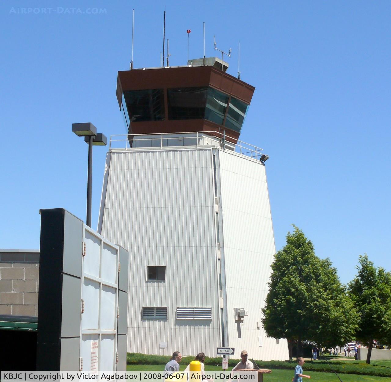 Rocky Mountain Metropolitan Airport (BJC) - Cessnas and interceptors
