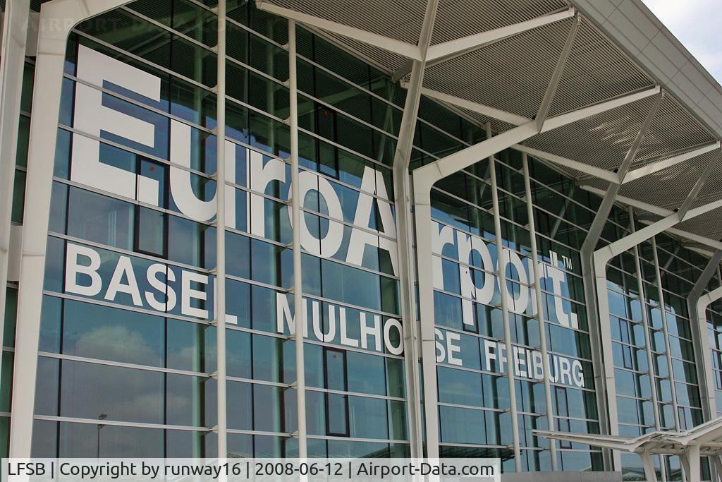 EuroAirport Basel-Mulhouse-Freiburg, Basel (Switzerland), Mulhouse (France) and Freiburg (Germany) France (LFSB) - Main Building departure level