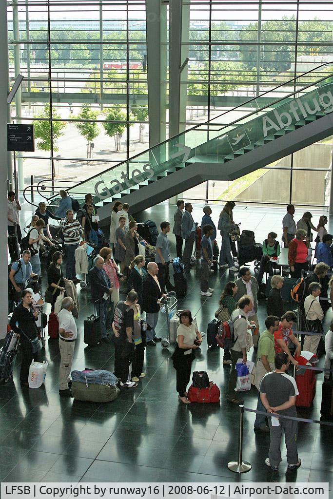 EuroAirport Basel-Mulhouse-Freiburg, Check-in Ryanair flights to Stockholm and Alicante