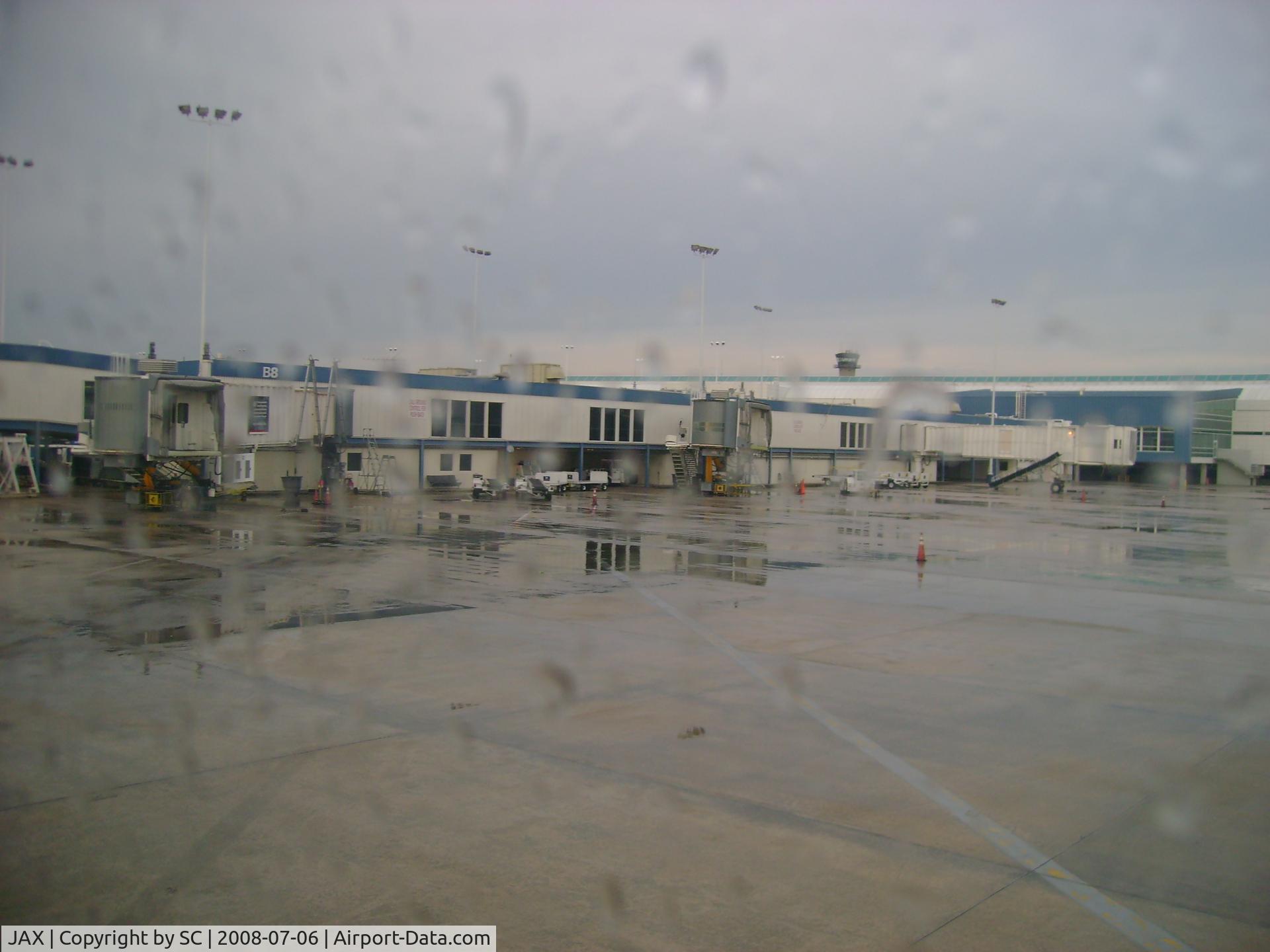 Jacksonville International Airport (JAX) - outside concourse B