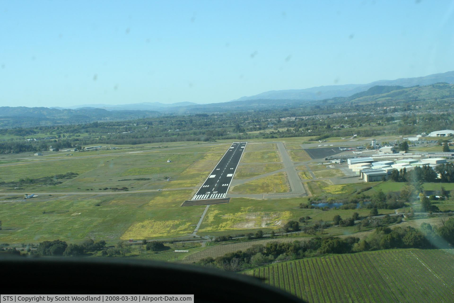 Charles M. Schulz - Sonoma County Airport (STS) - Approach to Runway 32