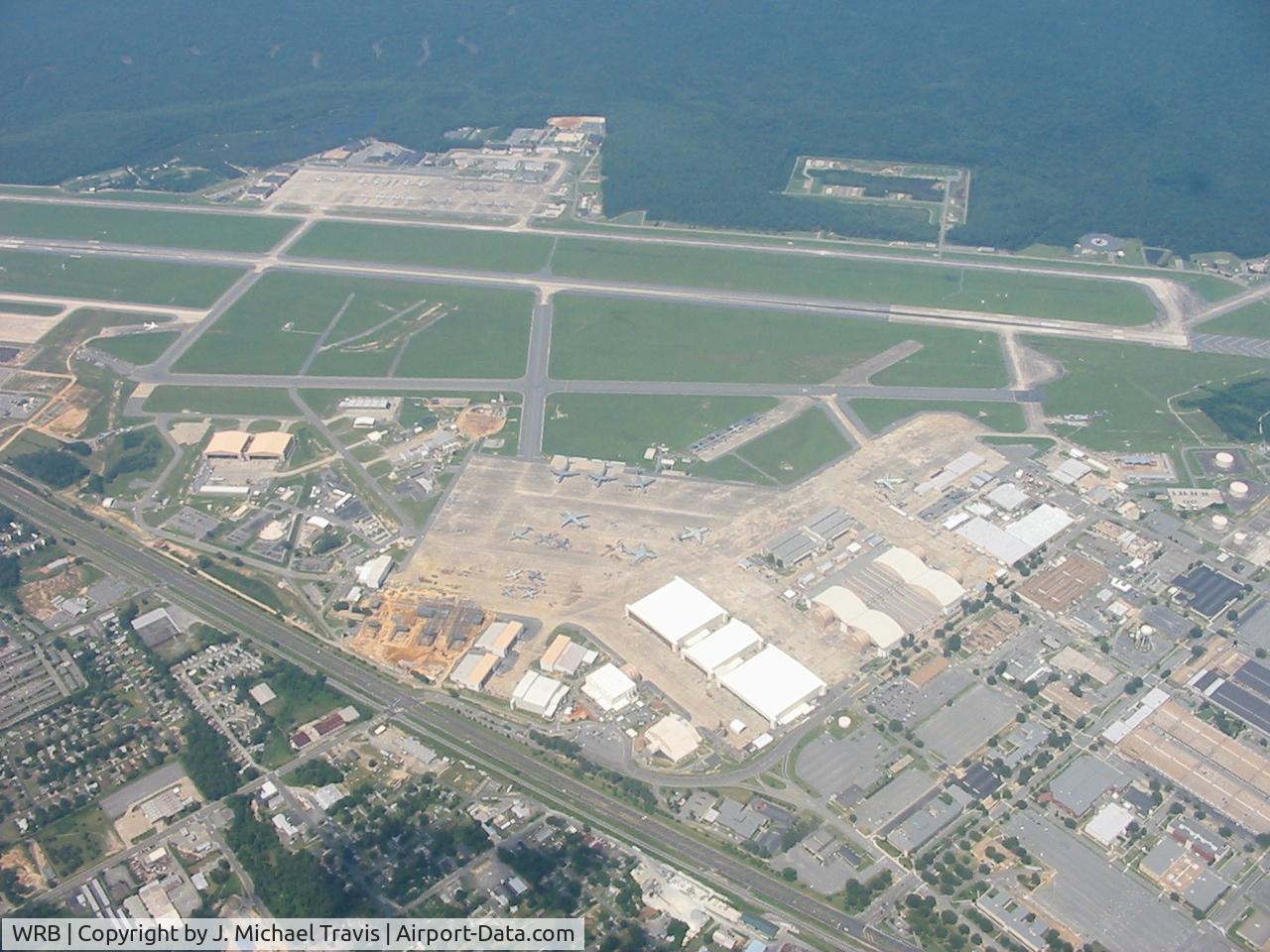 Robins Afb Airport (WRB) - Overflight of WRB while on transition through the Macon TRSA.  Photo taken from N4763D a Cessna 172N.