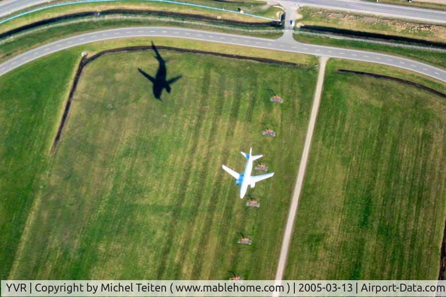 Vancouver International Airport, Vancouver, British Columbia Canada (YVR) - 737 from Air Alaska in final in YVR seen from a Harbour Air DHC-3 