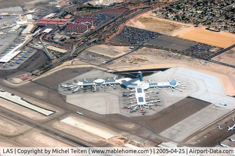Harry Reid International Airport (LAS) - Aerial view after a flight from Vancouver