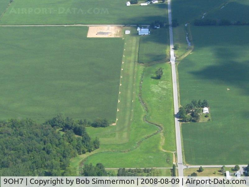 Lutz Airport (9OH7) - Looking north