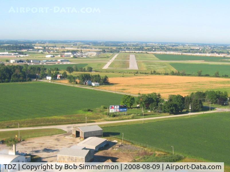 Toledo  Executive Airport (TDZ) - Final for RWY 22 at Toledo, OH