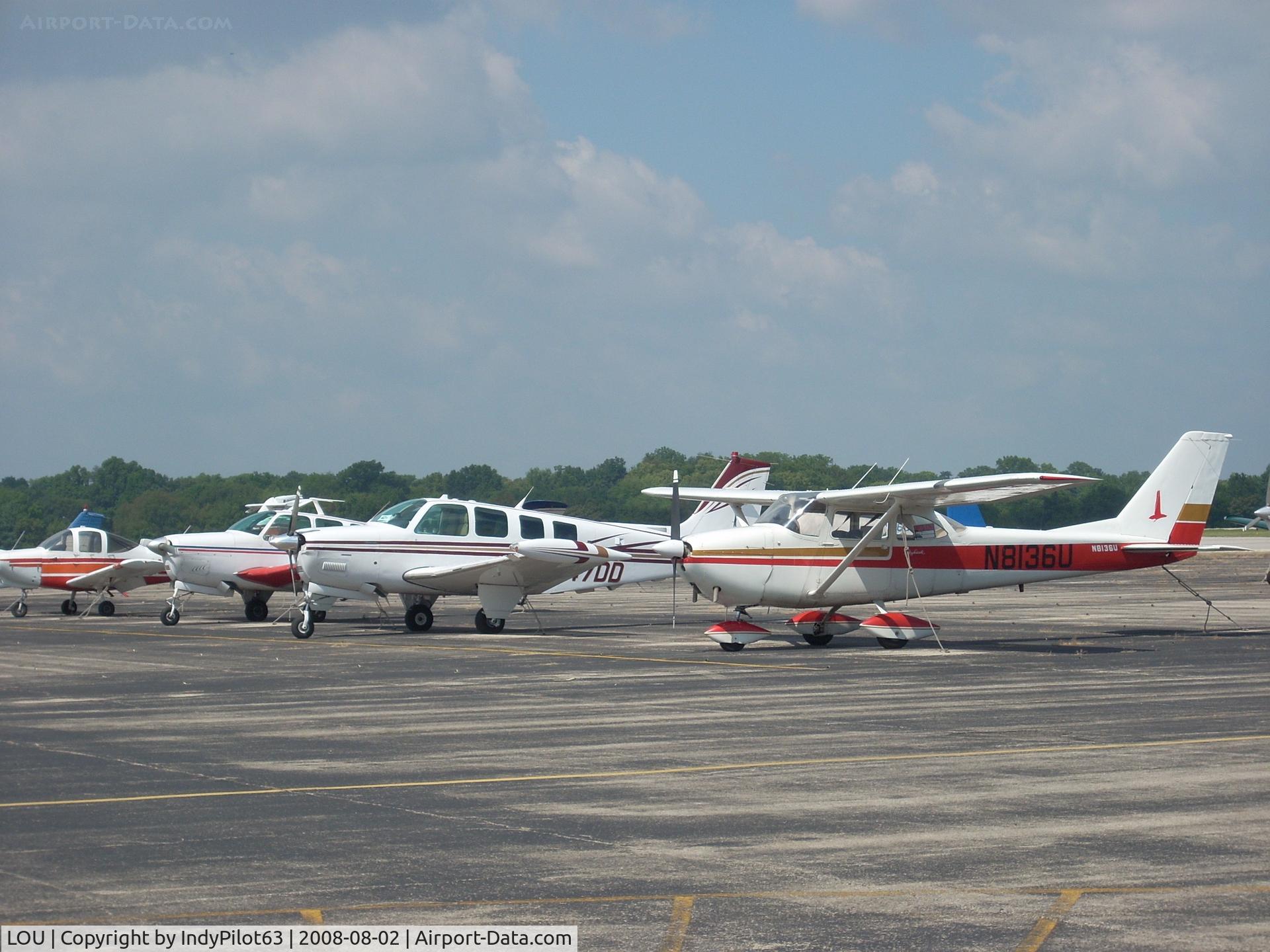 Bowman Field Airport (LOU) - East Tarmac
