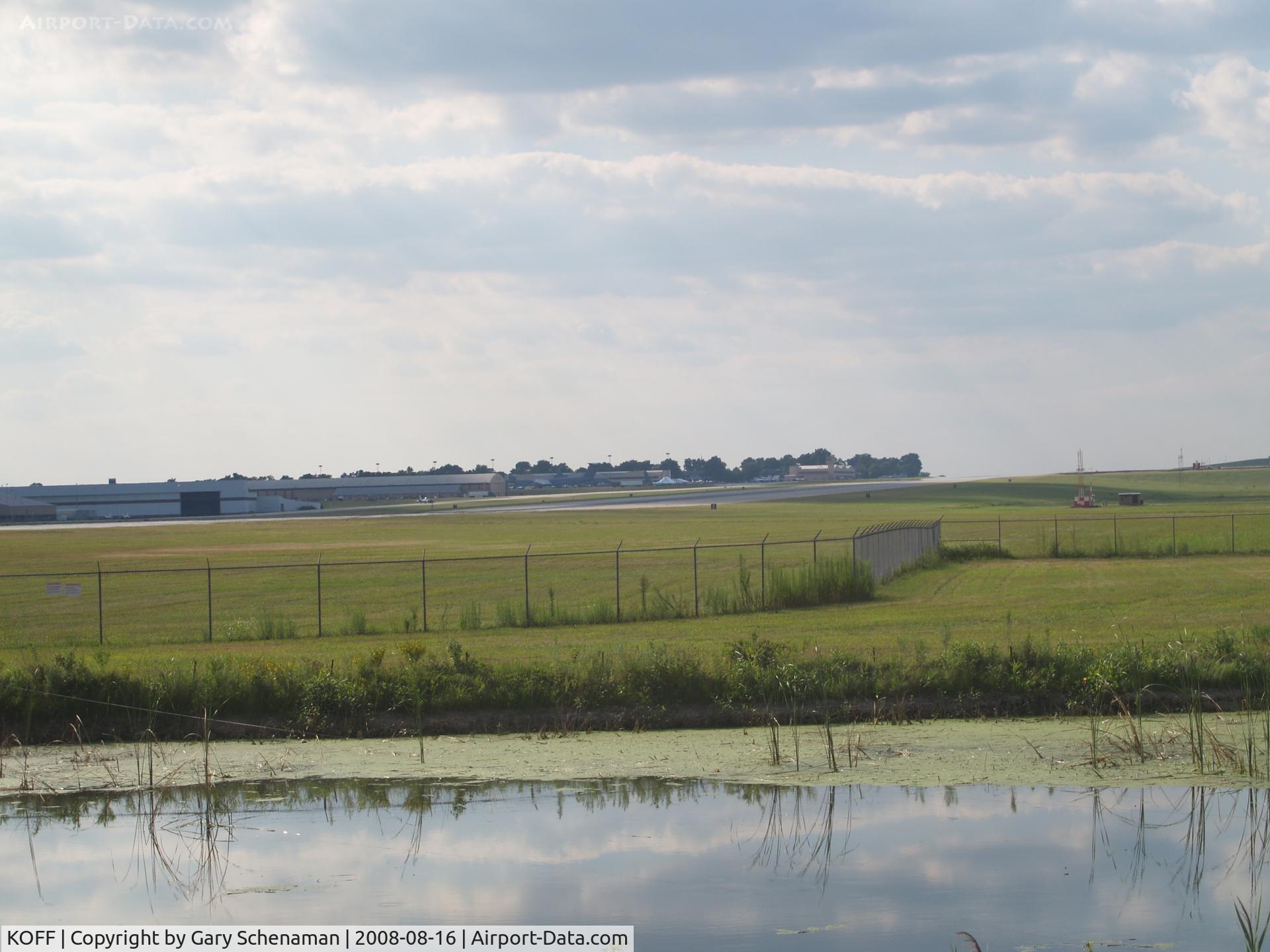 Offutt Afb Airport (OFF) - OFFUTT AIRFORCE BASE EAST LOOKING WEST