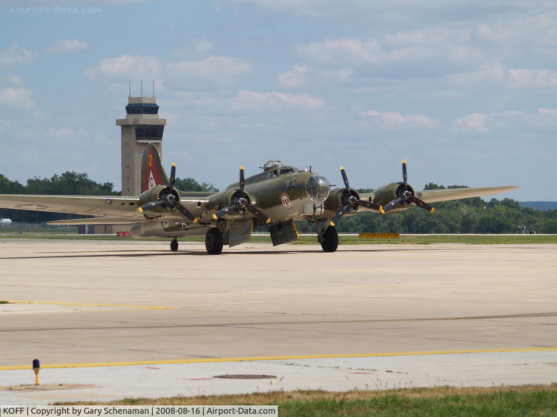 Offutt Afb Airport (OFF) - OFFUTT AIRFORCE BASE CONTROL TOWER W/B17