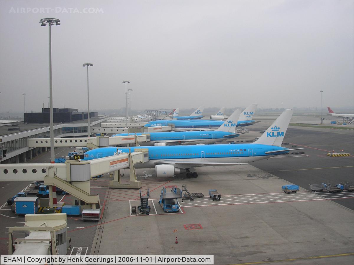 Amsterdam Schiphol Airport, Haarlemmermeer, near Amsterdam Netherlands (EHAM) - Schiphol Airport - General view