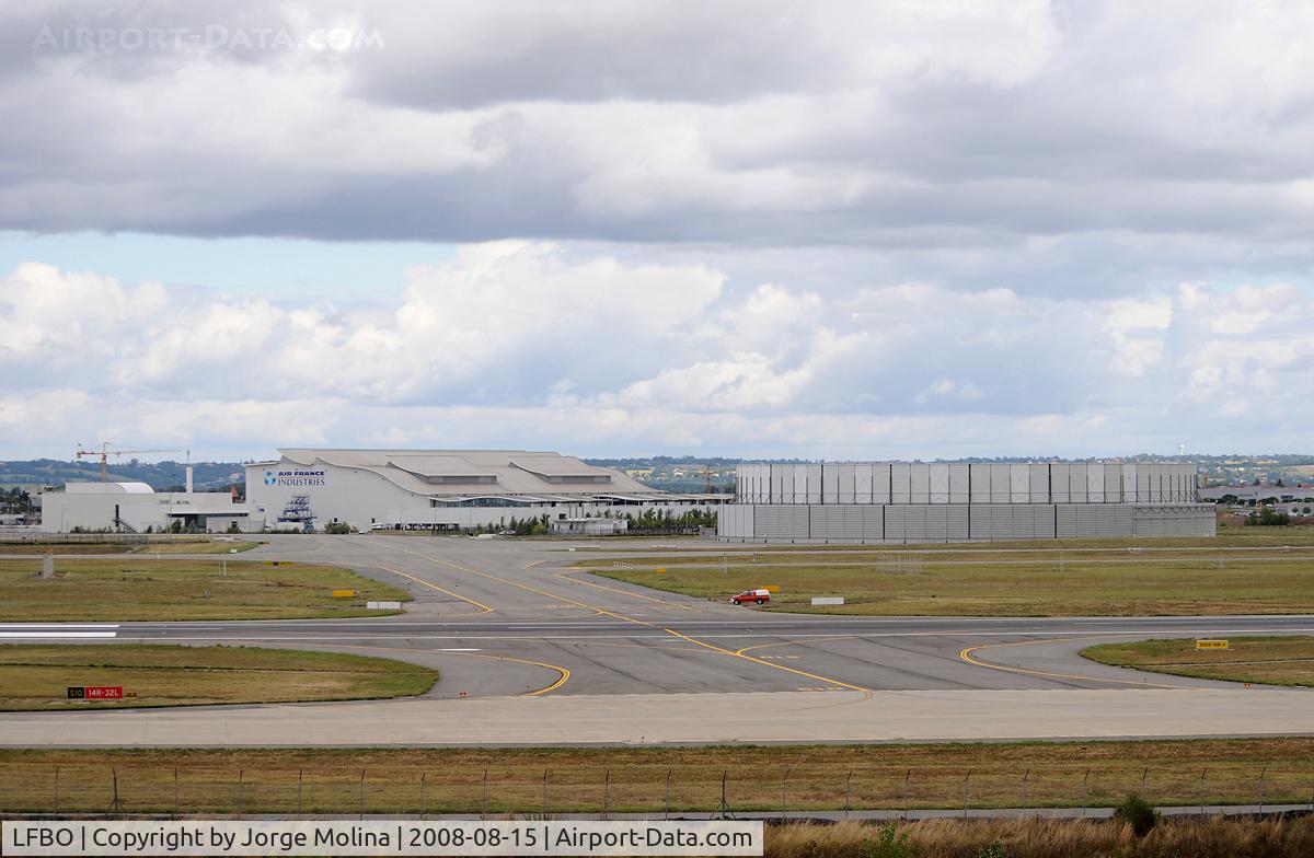 Toulouse Airport, Blagnac Airport France (LFBO) - 14R-32L runway.