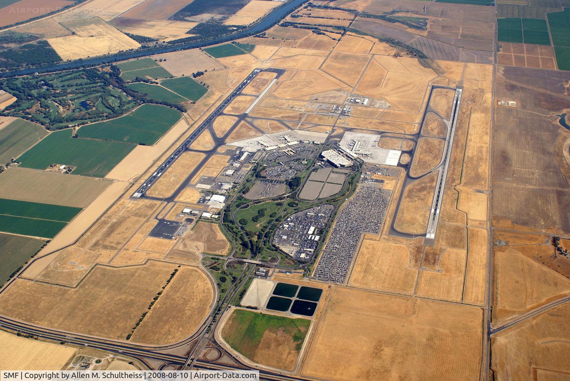 Sacramento International Airport (SMF) - Sacramento International