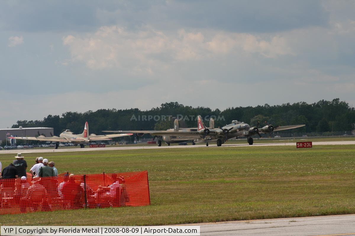 Willow Run Airport (YIP) - Planes lining to take off