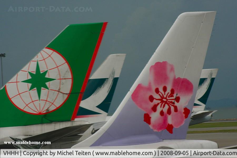 Hong Kong International Airport, Hong Kong Hong Kong (VHHH) - Chinese airliners at Hong Kong : EVA Air, Cathay and China Airlines
