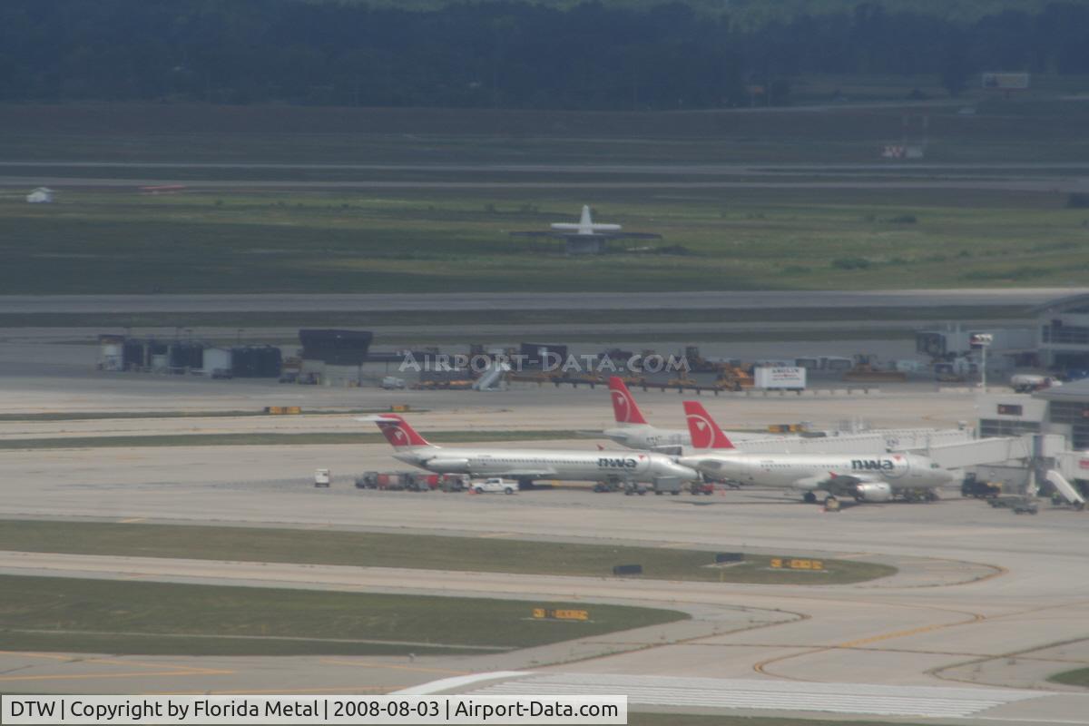 Detroit Metropolitan Wayne County Airport (DTW) - McNamara Terminal seen from landing on 03R at DTW