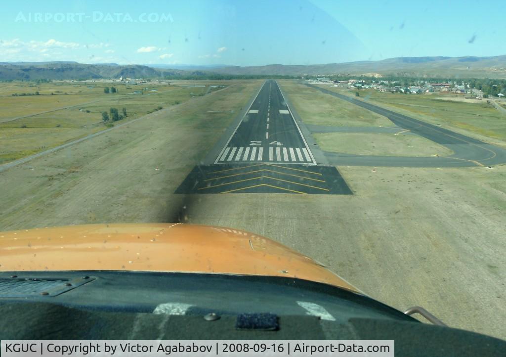 Gunnison-crested Butte Regional Airport (GUC) - Shiort final RWY 24