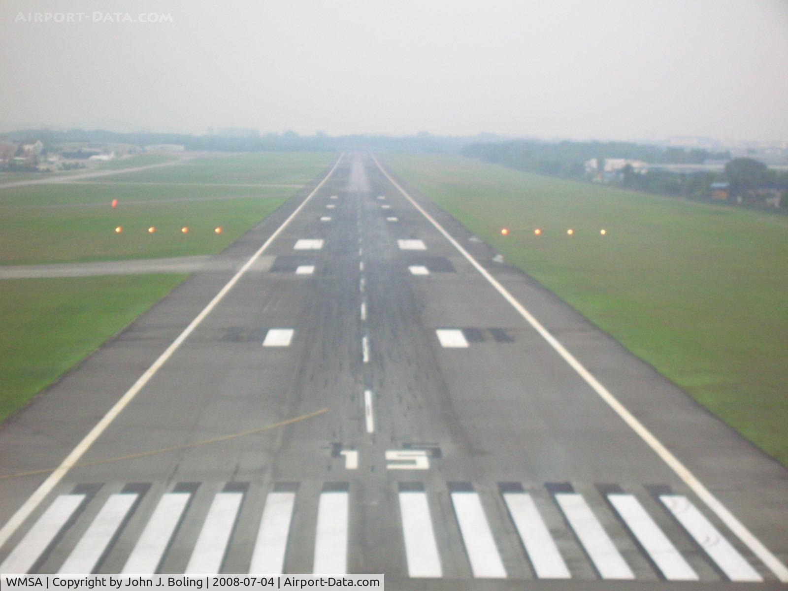Sultan Abdul Aziz Shah Airport, Subang Jaya, Selangor Malaysia (WMSA) - Short final to runway 15 at Kuala Lumpur Subang airport. Test flight by Bruce Burns and John Boling on N791AW.