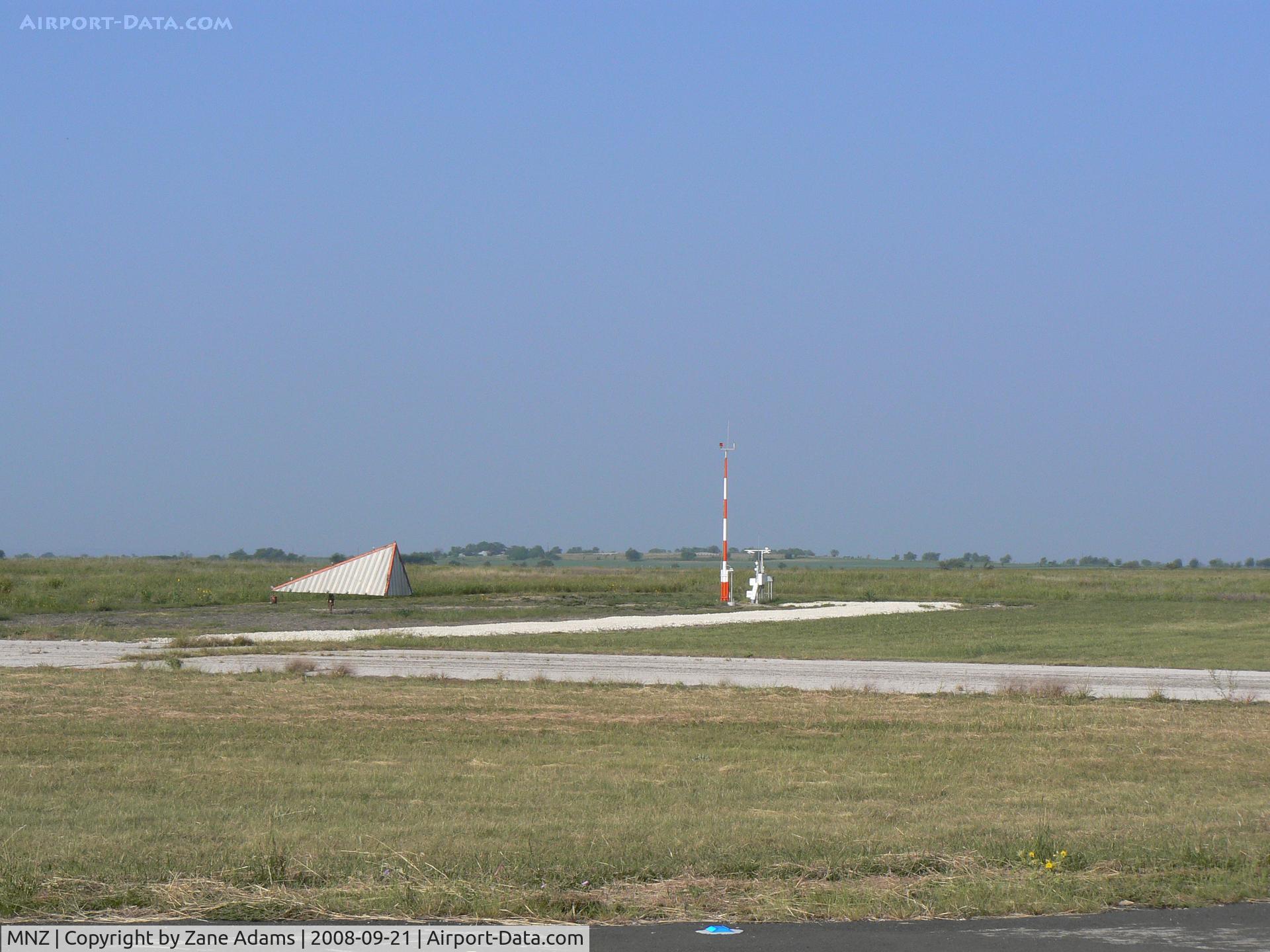 Hamilton Municipal Airport (MNZ) - Hamilton, Texas 