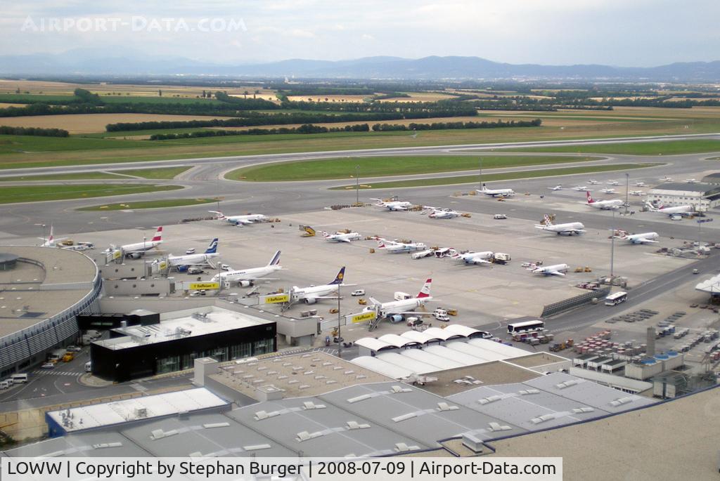 Vienna International Airport, Vienna Austria (LOWW) - VIE - LOWW 
