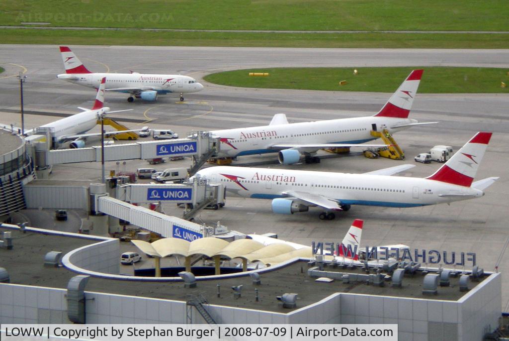 Vienna International Airport, Vienna Austria (LOWW) - VIE - LOWW 
