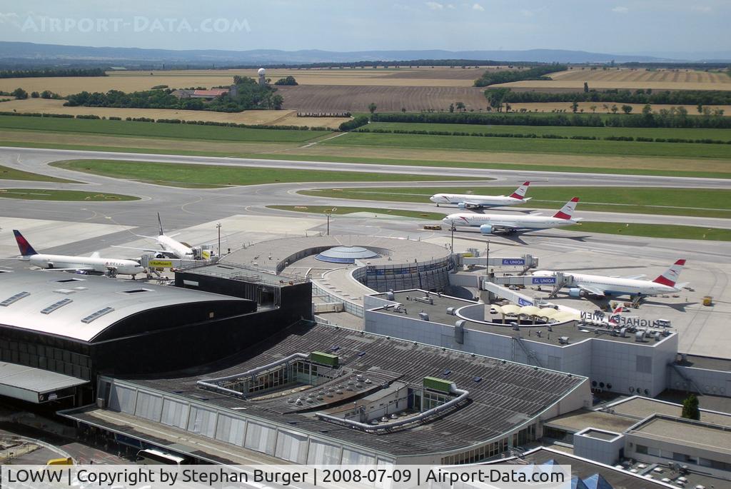 Vienna International Airport, Vienna Austria (LOWW) - VIE - LOWW 